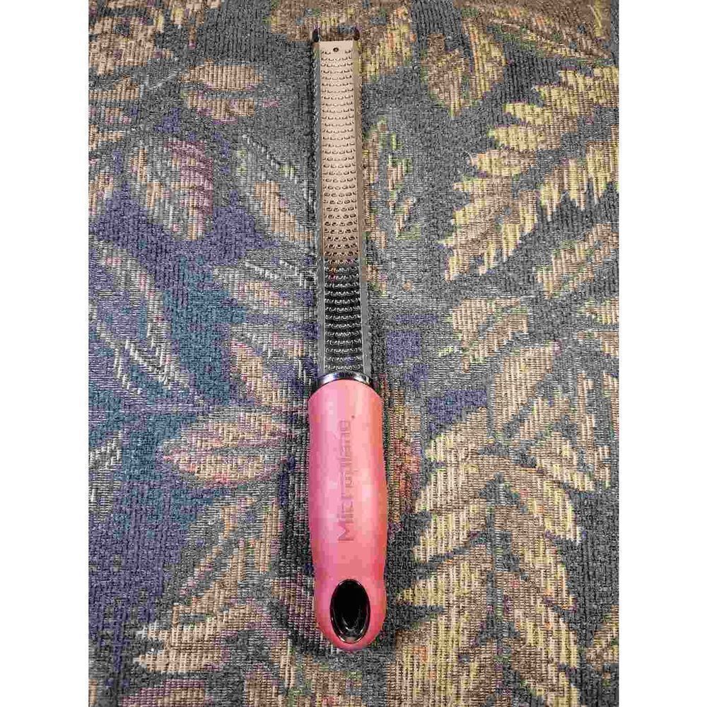 Microplane Classic Zester Grater- Red - Picture 3 of 4